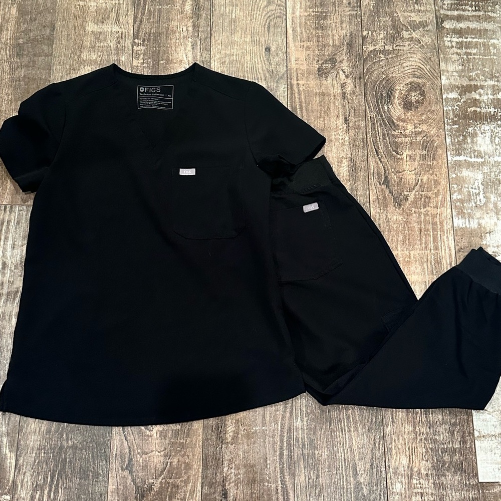 XS Figs scrubs set